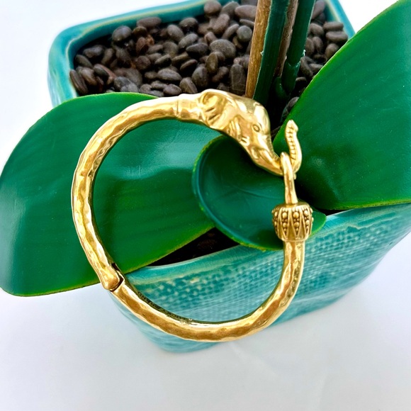 Lucky Brand Jewelry - LUCKY Brand Gold Tone Elephant Safari Bangle Bracelet. NEW